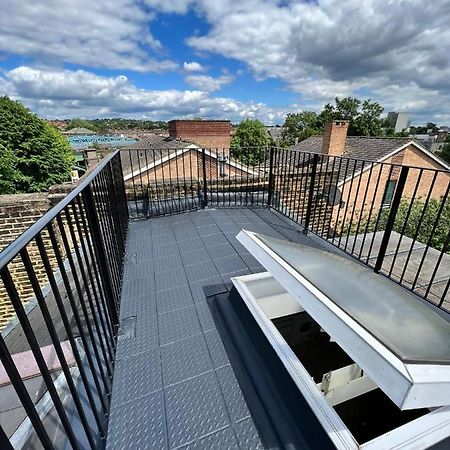 Lovely 2 Bedroom Flat With Roof Terrace In London Nw6 Екстериор снимка