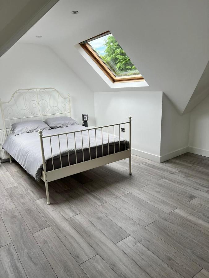 Lovely 2 Bedroom Flat With Roof Terrace In London Nw6 Екстериор снимка