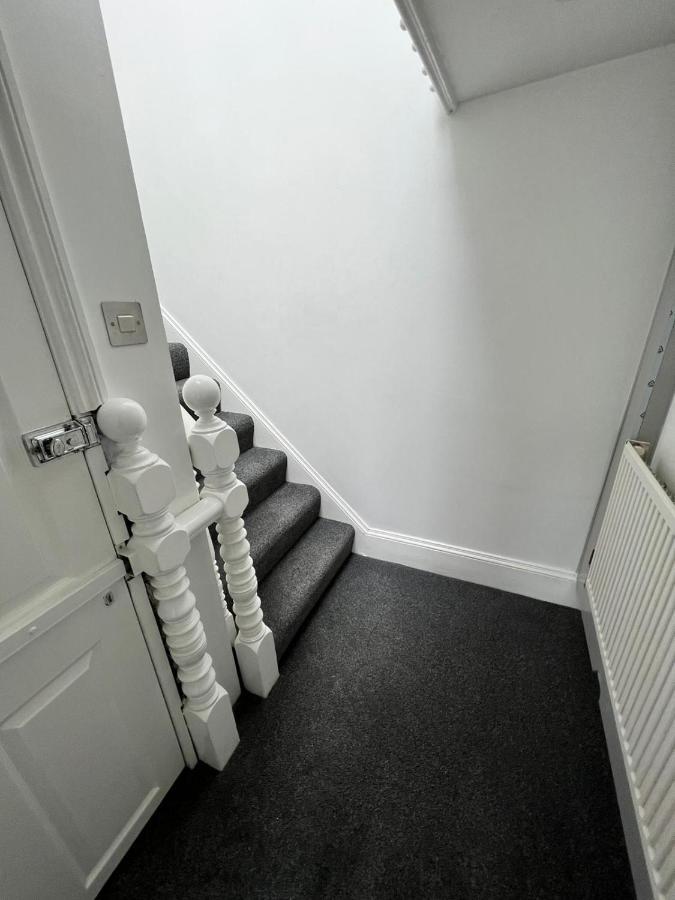 Lovely 2 Bedroom Flat With Roof Terrace In London Nw6 Екстериор снимка