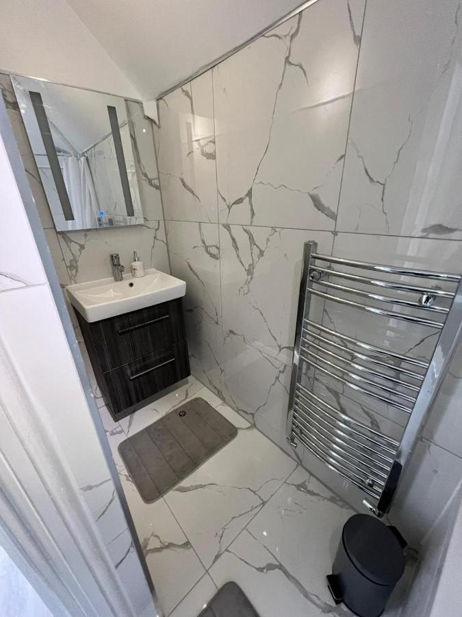 Lovely 2 Bedroom Flat With Roof Terrace In London Nw6 Екстериор снимка