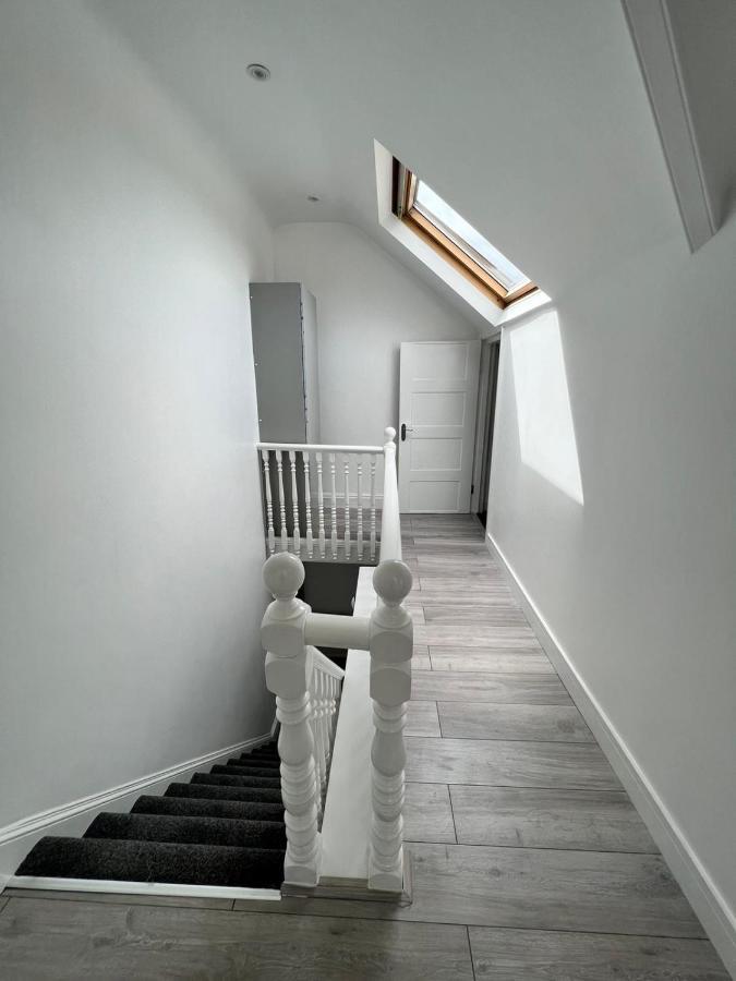 Lovely 2 Bedroom Flat With Roof Terrace In London Nw6 Екстериор снимка